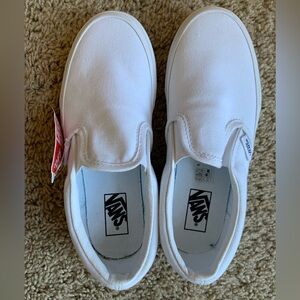 NWT kid size 2.5 Vans, slip-ons